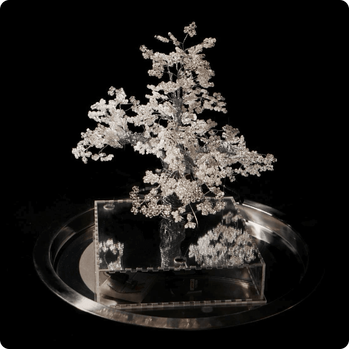 生花 Ikebana sculpture, aluminum wire and acrylic construction